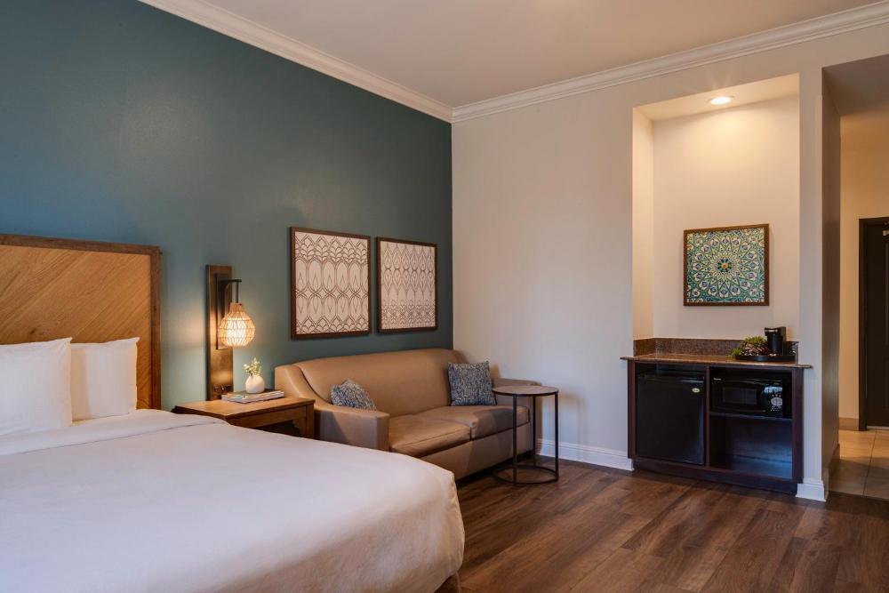 King Room with Sofa Bed - Disability Access interior